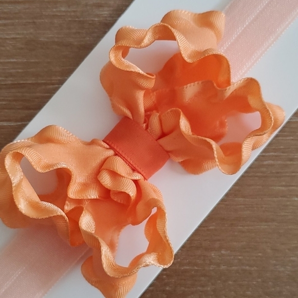NWT Ruffle Bow Headband - Picture 2 of 2